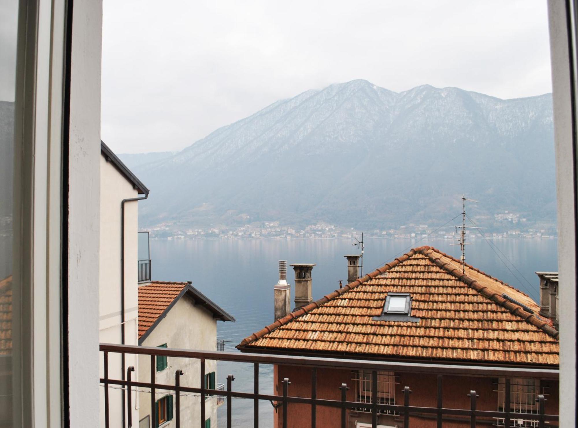 The Romantic Village House - Apartments With Lake View Colonno Exterior foto